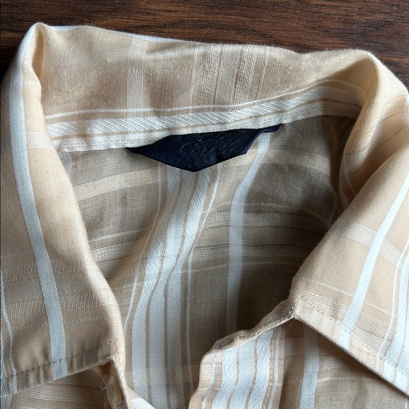 Men's VanHeusen Cream & White Striped Button Down Shirt - Picture 3 of 5
